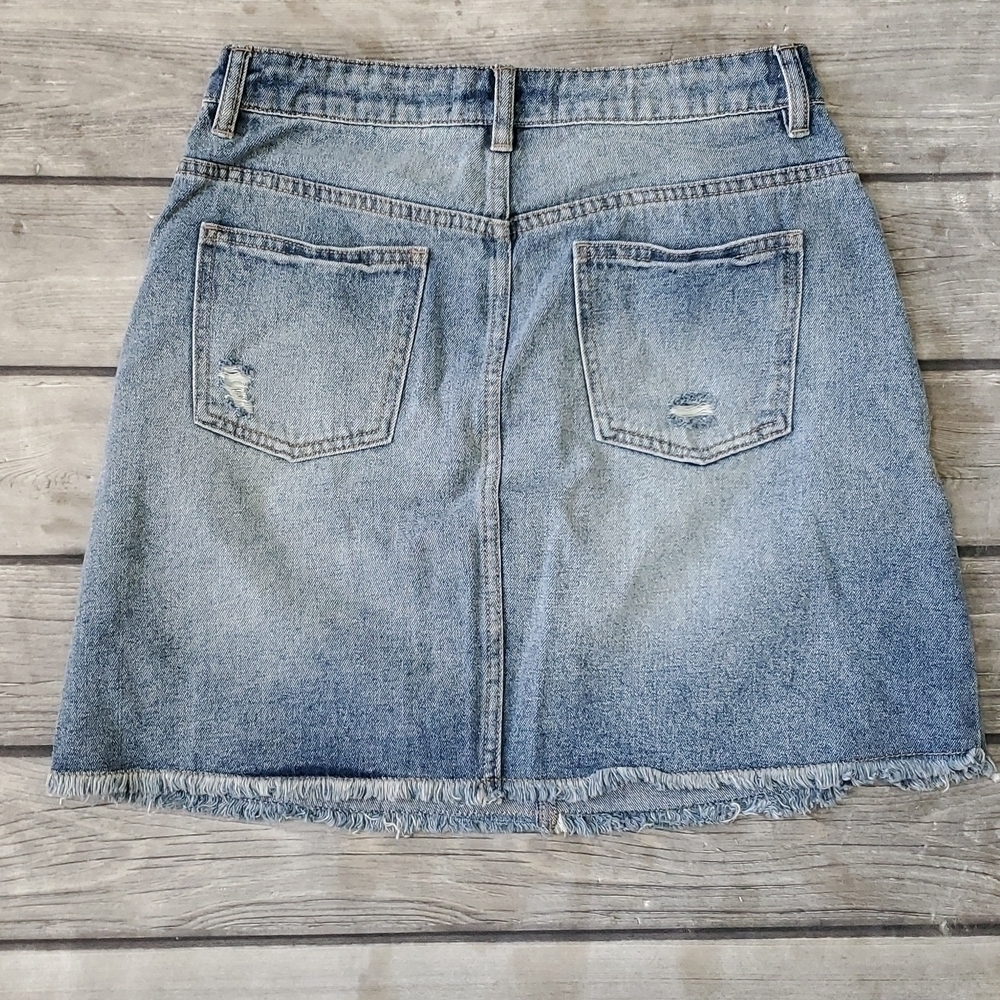 NWT Francesca's Harper Distressed Denim Skirt Sz Med - Picture 5 of 6